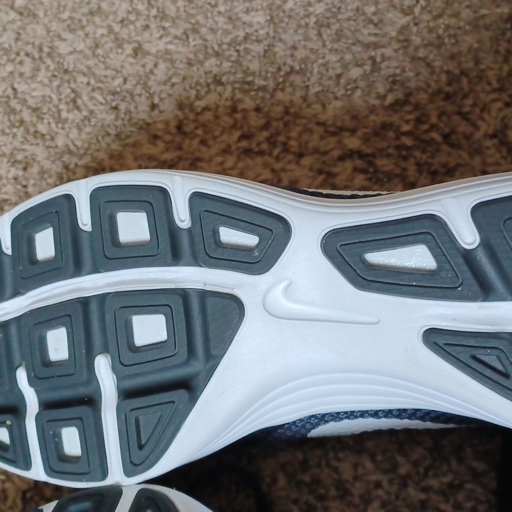 Shoes - Picture 5 of 7